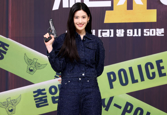 배우 정은채가 4일 서울 양천구 목동 SBS사옥에서 열린 새 금토드라마 ‘재벌X형사2’ 제작발표회에서 포즈를 취하고 있다. 2026.8.4  연합뉴스