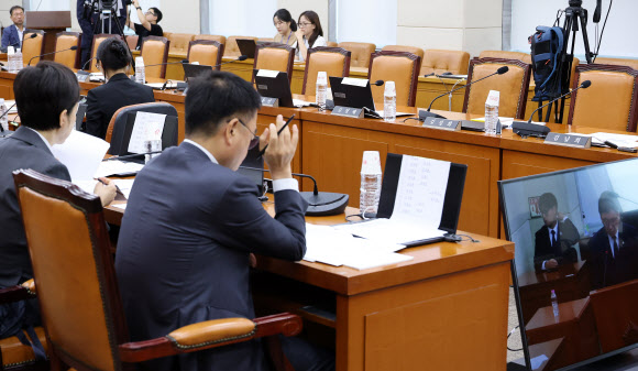 반쪽짜리 선관위 국조특위 청문회