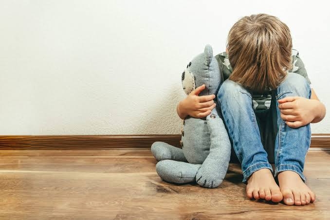 아동기에 학대나 폭력 등 극심한 스트레스에 노출되면 뇌세포 내 DNA 가닥이 느슨해져 어른이 된 뒤에 우울증, 불안증 등 신경정신질환에 시달리기 쉬워진다.

언스플래쉬 제공