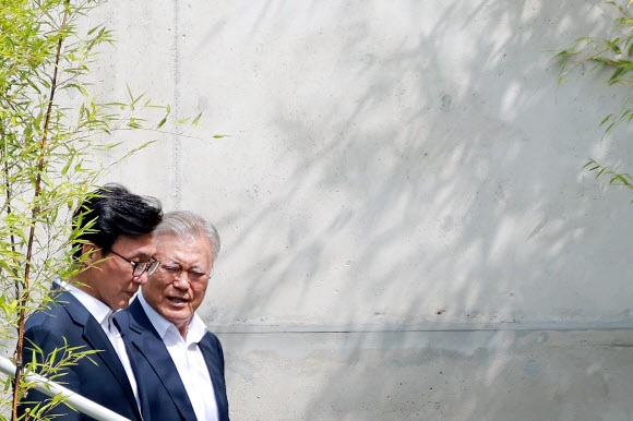 더불어민주당 김민석 대표, 문재인 전 대통령 예방