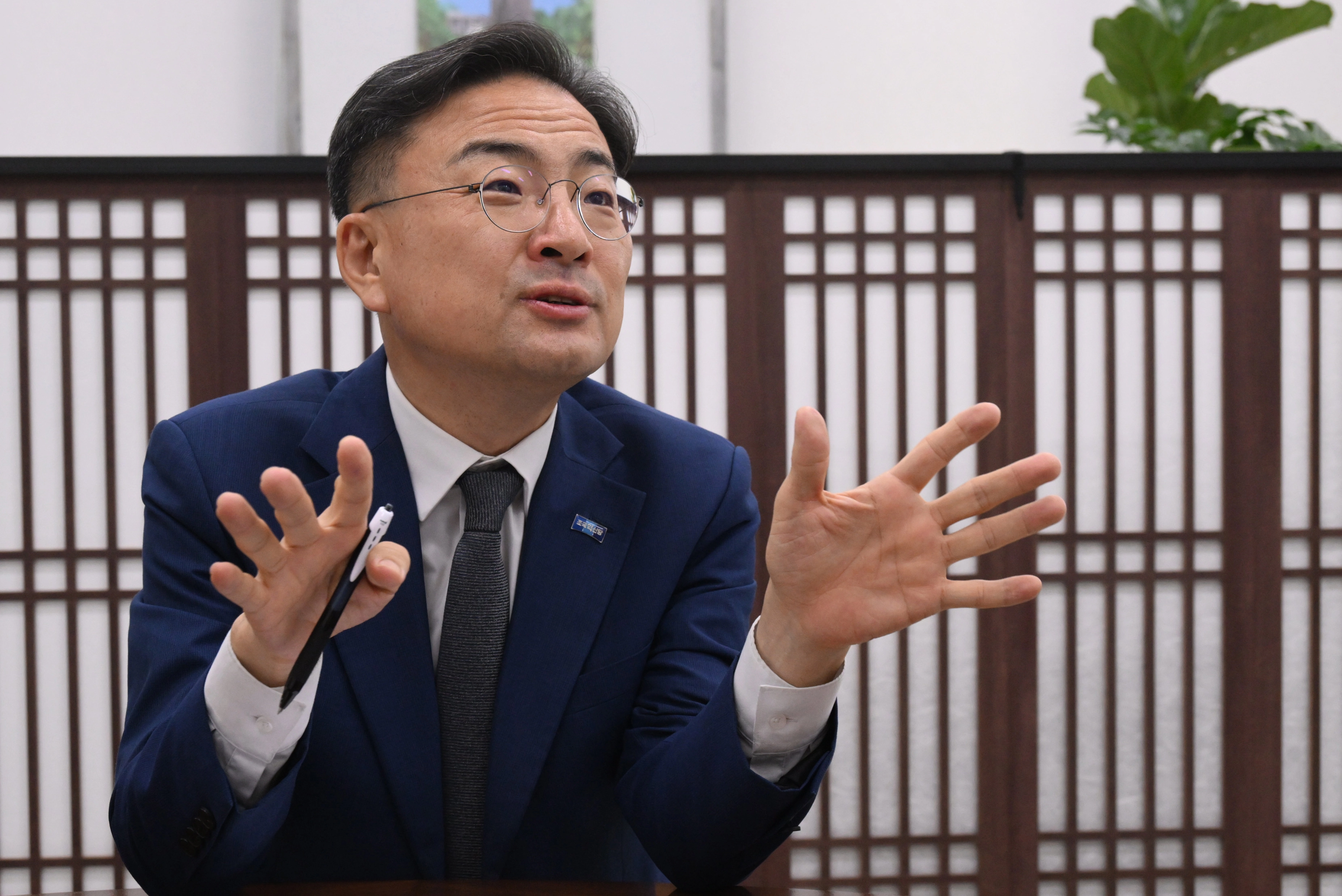 신장식 조국혁신당 대표가 지난 21일 국회 본관 당대표실에서 서울신문과 인터뷰하고 있다. 안주영 전문기자