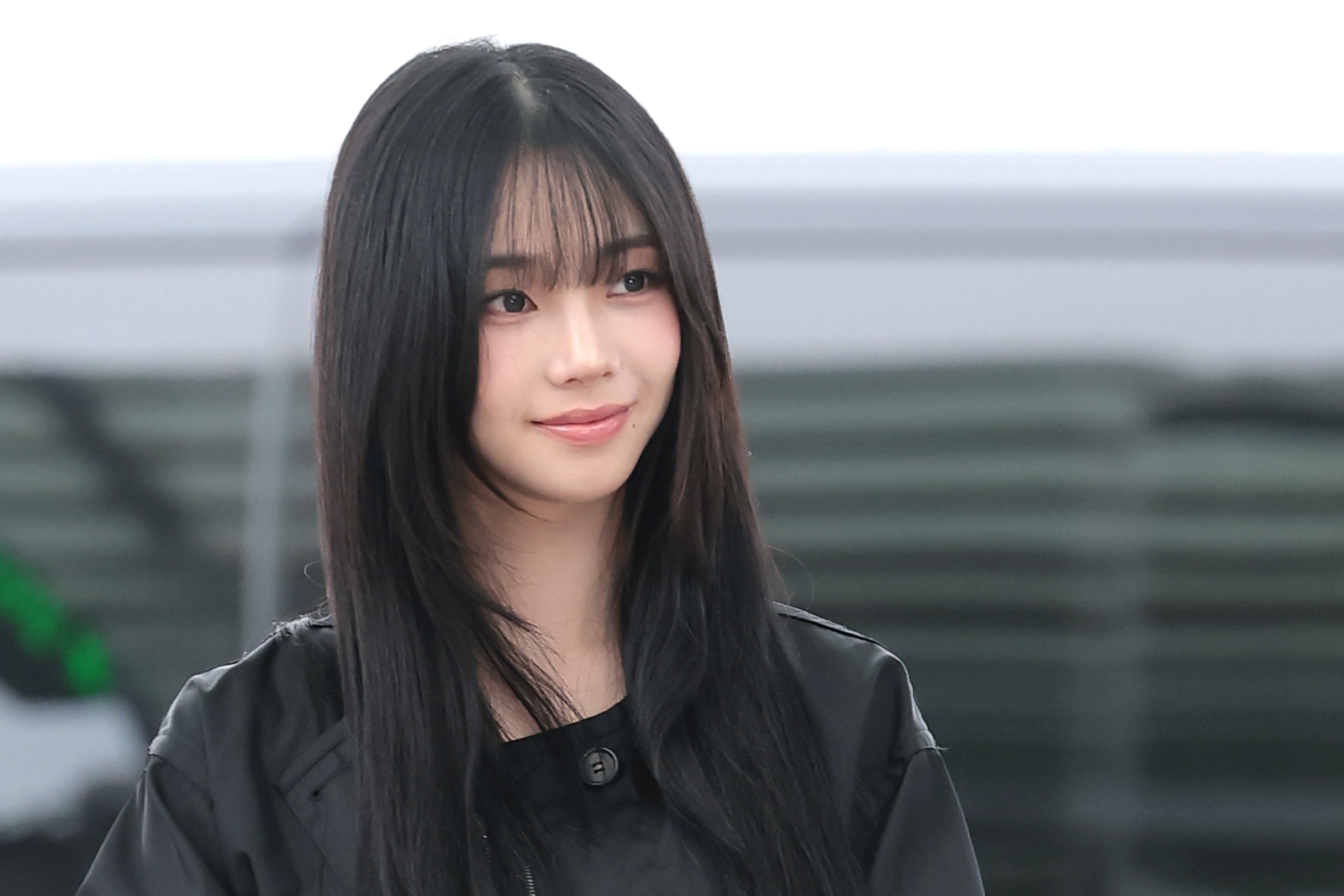에스파(Aespa) 카리나가 해외 일정을 위해 27일 오전 인천국제공항을 통해 싱가포르로 출국하고 있다. 2026.8.27. 뉴스1
