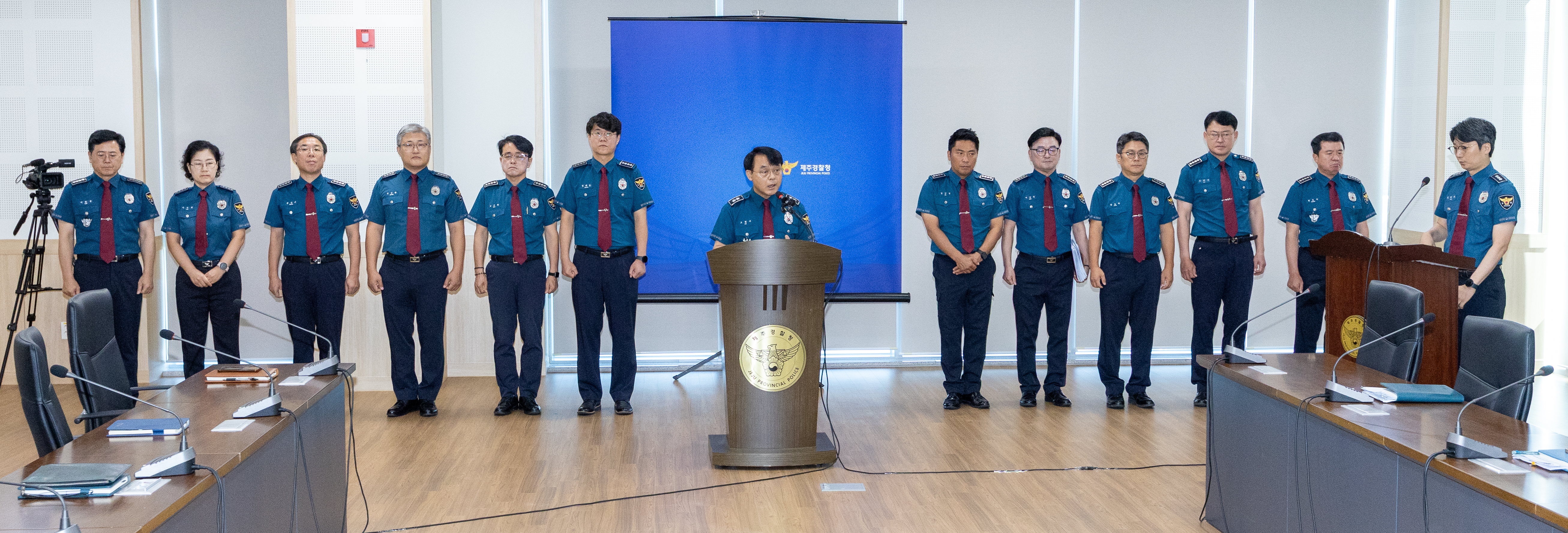 고평기 제주경찰청장이 27일 청사에서 열린 지휘부 회의에서 장미란 씨 등 실종사건 허위 종결 사태와 관련, 대도민 메시지를 발표하며 사과하고 있다. 2026.8.27. 뉴스1