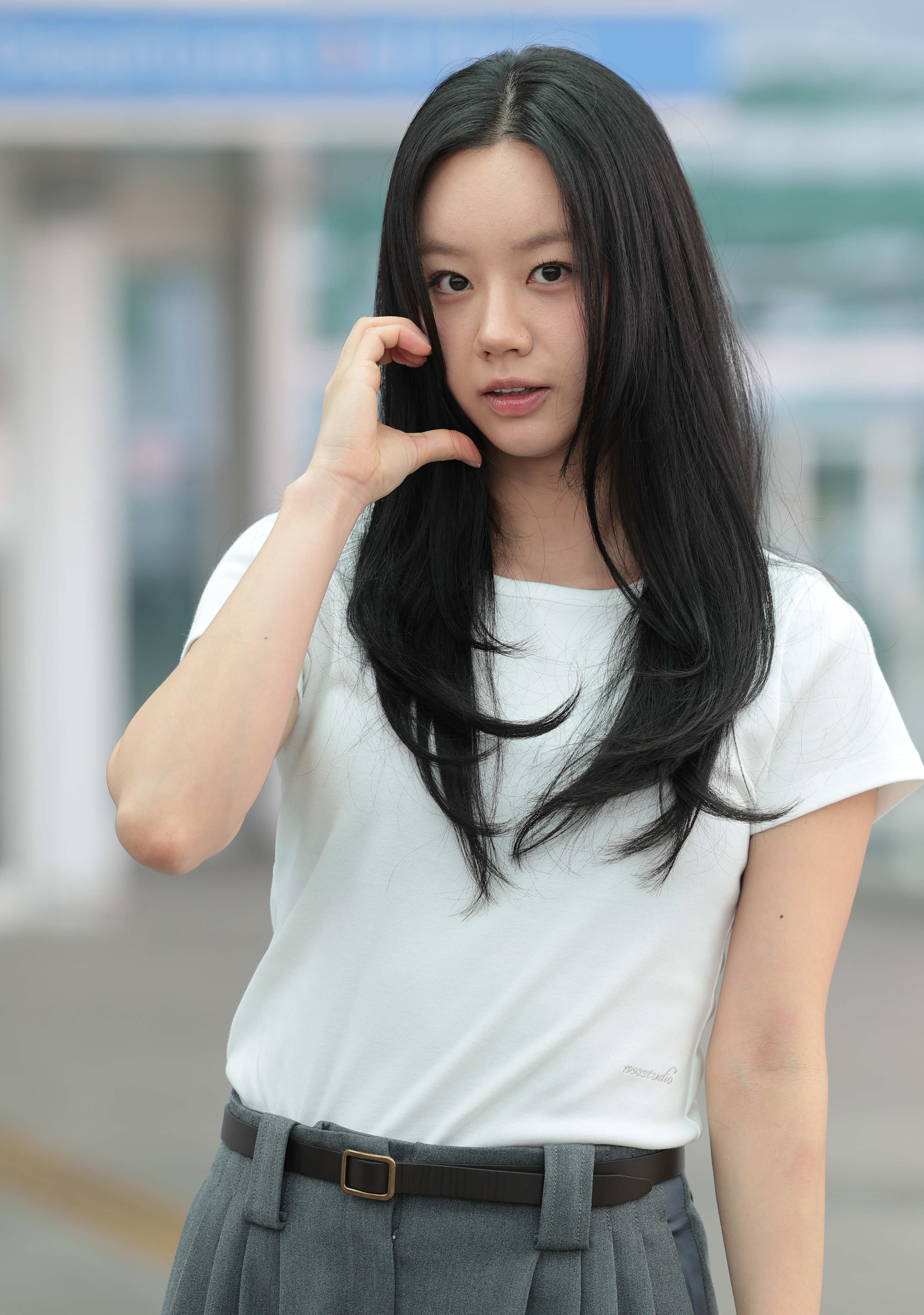 배우 혜리가 해외 일정을 위해 28일 인천국제공항을 통해 홍콩으로 출국하고 있다. 2026.8.28. 뉴스1