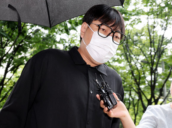 1심 선고공판 출석하는 개그맨 이진호
