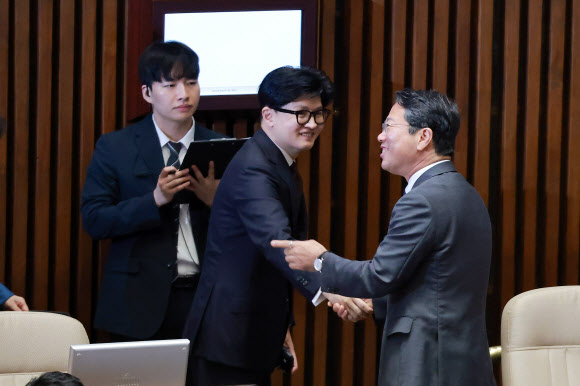 법무장관 후보자와 법무장관 출신 의원