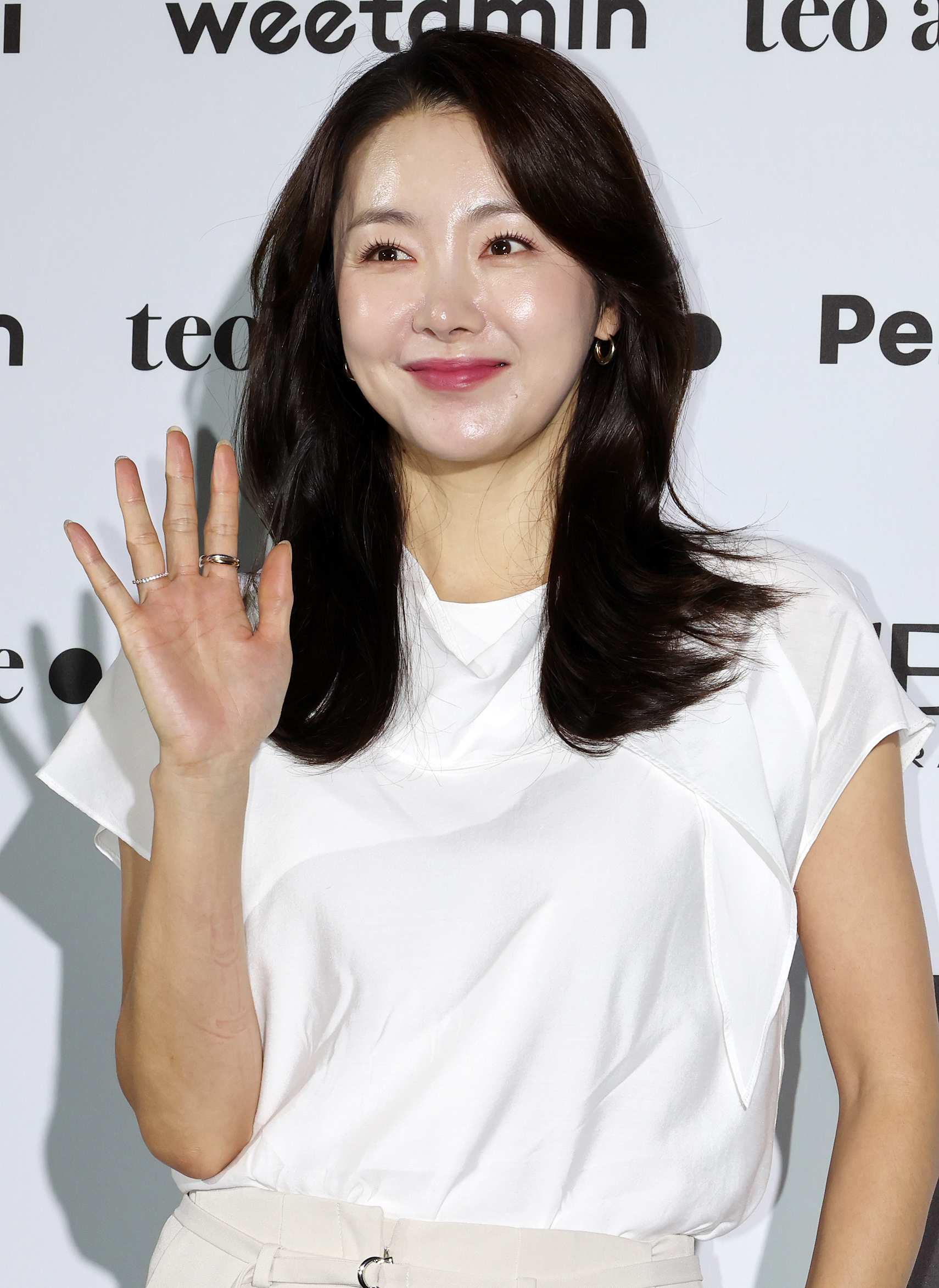 배우 소이현이 1일 서울 중구 동대문디자인플라자(DDP)에서 열린 2027 S/S서울패션위크 리이(RE RHEE) 컬렉션에 참석해 포즈를 취하고 있다. 2026.9.1. 뉴스1
