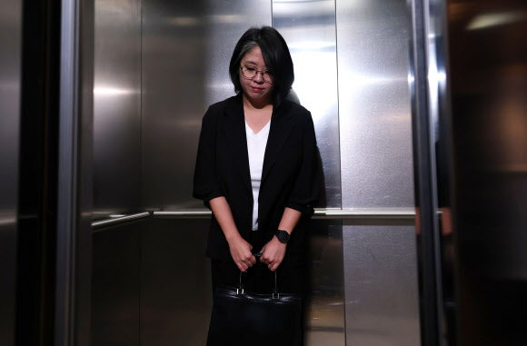 용혜인 성평등가족부 장관 후보자가 3일 서울 서대문구에 마련된 인사청문회 준비 사무실로 출근하고 있다. 2026.9.3  연합뉴스