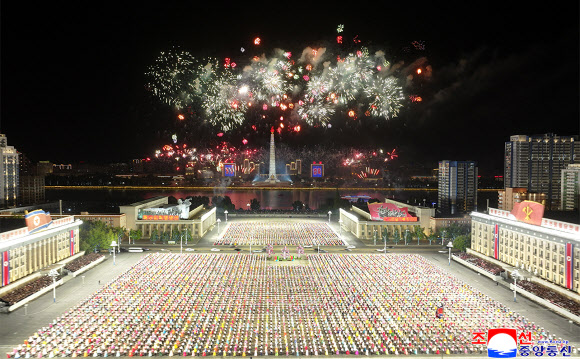 북한은 ‘공화국 창건’ 78주년(정권수립일·9·9절)을 맞아 지난 8일 평양 김일성광장에서 시가행진과 청년학생들의 경축야회를 진행했다고 조선중앙통신이 9일 보도했다. 2026.9.9  평양 조선중앙통신 연합뉴스