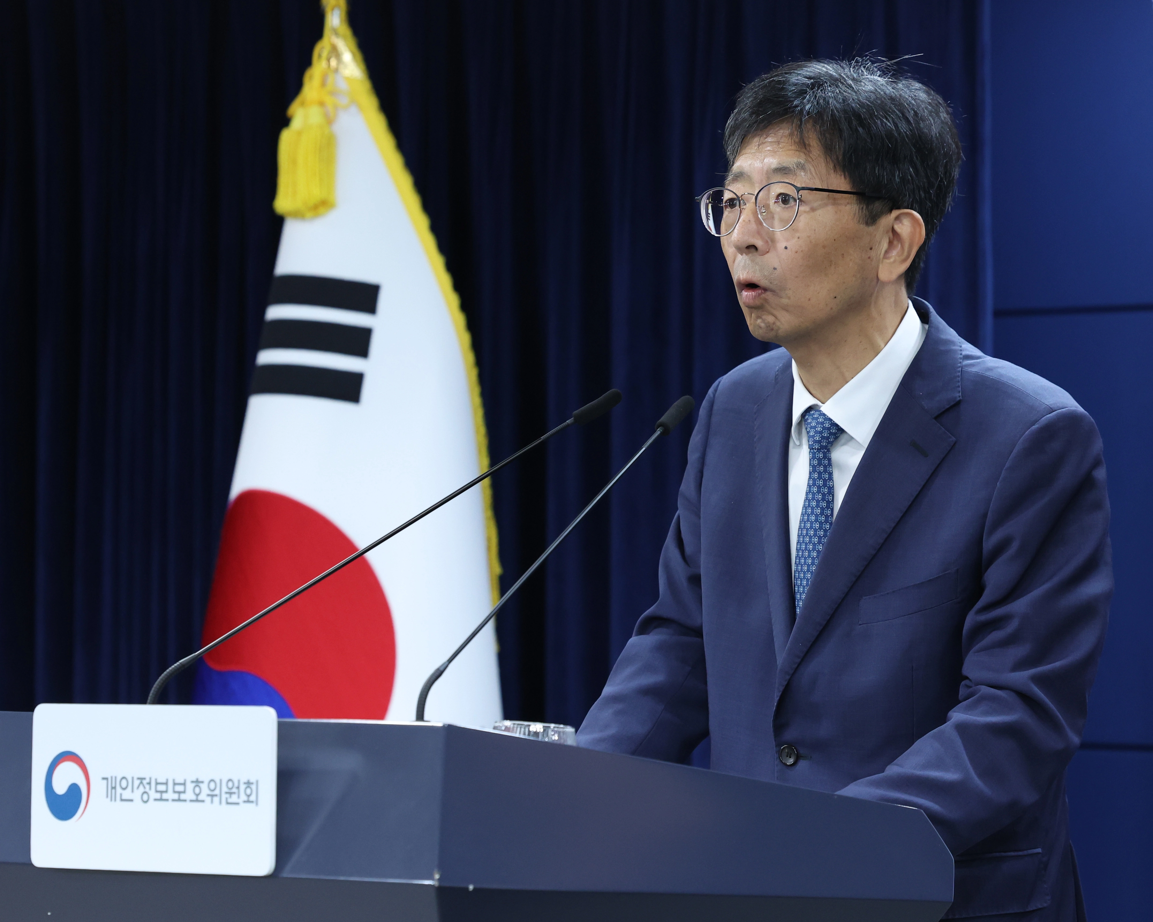 개인정보 유출 사전예방 및 피해구제 강화 개인정보 보호법 시행령 11일부터 시행양청삼 개인정보보호위원회 사무처장이 10일 오전 서울 종로구 정부서울청사에서 개인정보 보호법 시행령 개정 브리핑을 하고 있다. 정부는 개인정보 유출 사전예방 및 피해 구제 강화를 위한 개인정보 보호법 시행령을 11일부터 시행한다. 뉴시스