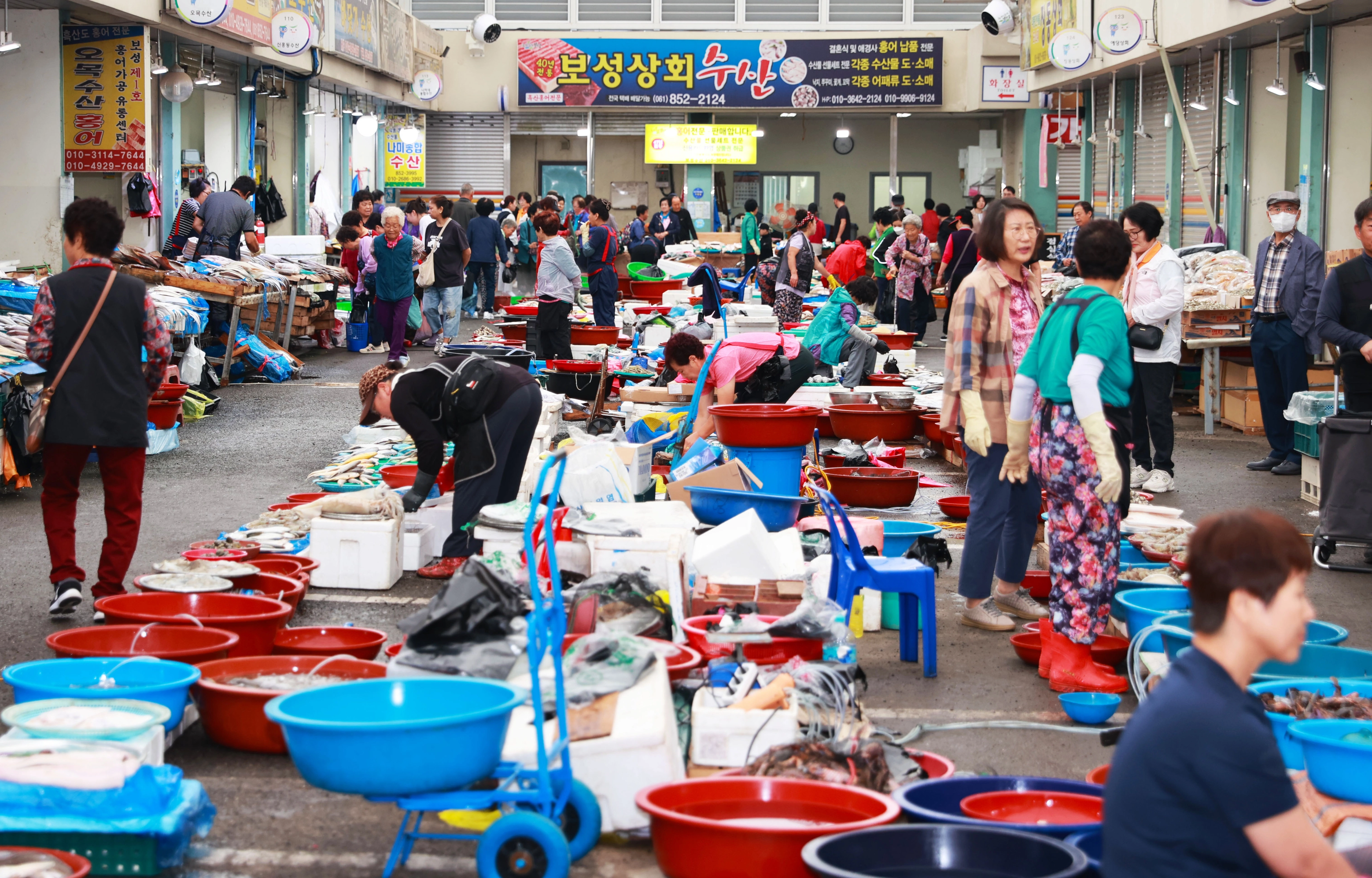 보성군 농어촌 기본소득이 12일 만에 63억원 사용하며 면 상권에 활력을 불어 넣고 있다. 사진은 보성 녹차골 전통시장 전경.