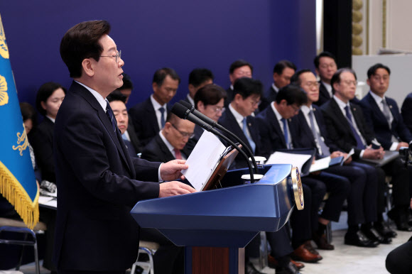 이재명 대통령이 18일 청와대 영빈관에서 기자회견을 하고 있다. 2026.9.18 연합뉴스