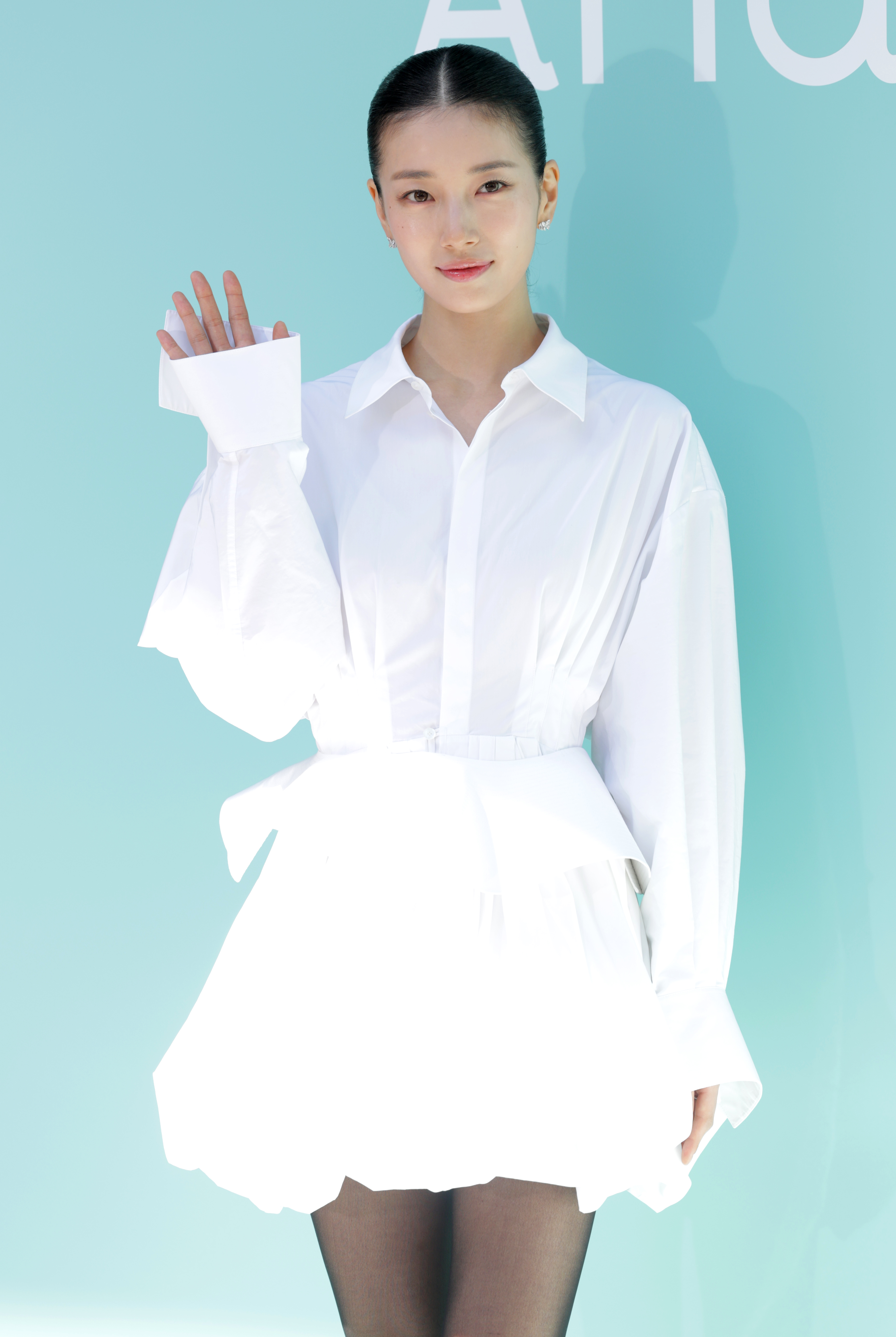배우 수지가 18일 서울 성동구 올리브영 N 성수에서 열린 더 파운더즈 뷰티 브랜드 아누아(Anua) ‘PDRN’ 라인 팝업스토어 오픈 행사에 참석해 포즈를 취하고 있다. 2026.9.18. 뉴스1