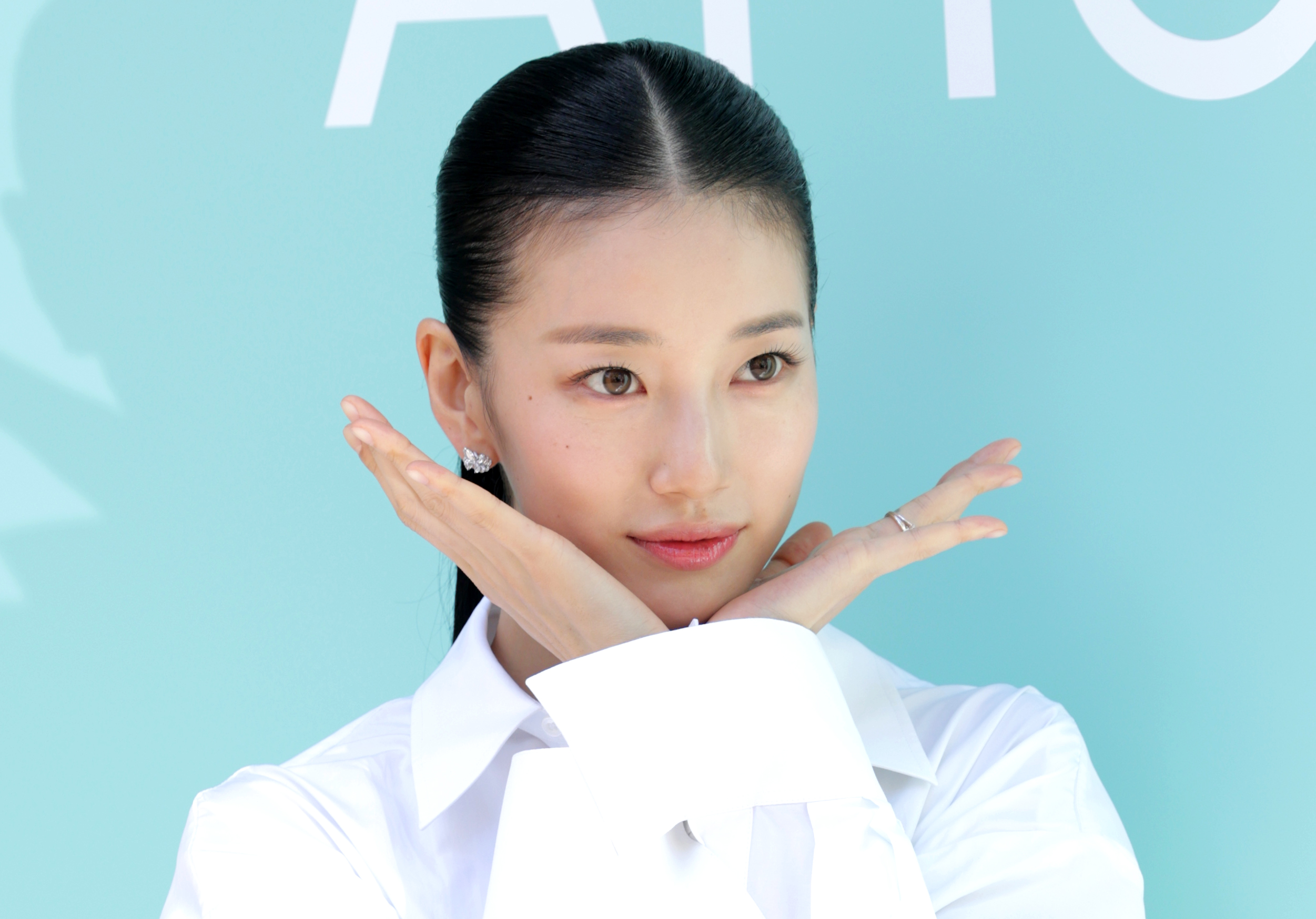 배우 수지가 18일 서울 성동구 올리브영 N 성수에서 열린 더 파운더즈 뷰티 브랜드 아누아(Anua) ‘PDRN’ 라인 팝업스토어 오픈 행사에 참석해 포즈를 취하고 있다. 2026.9.18. 뉴스1