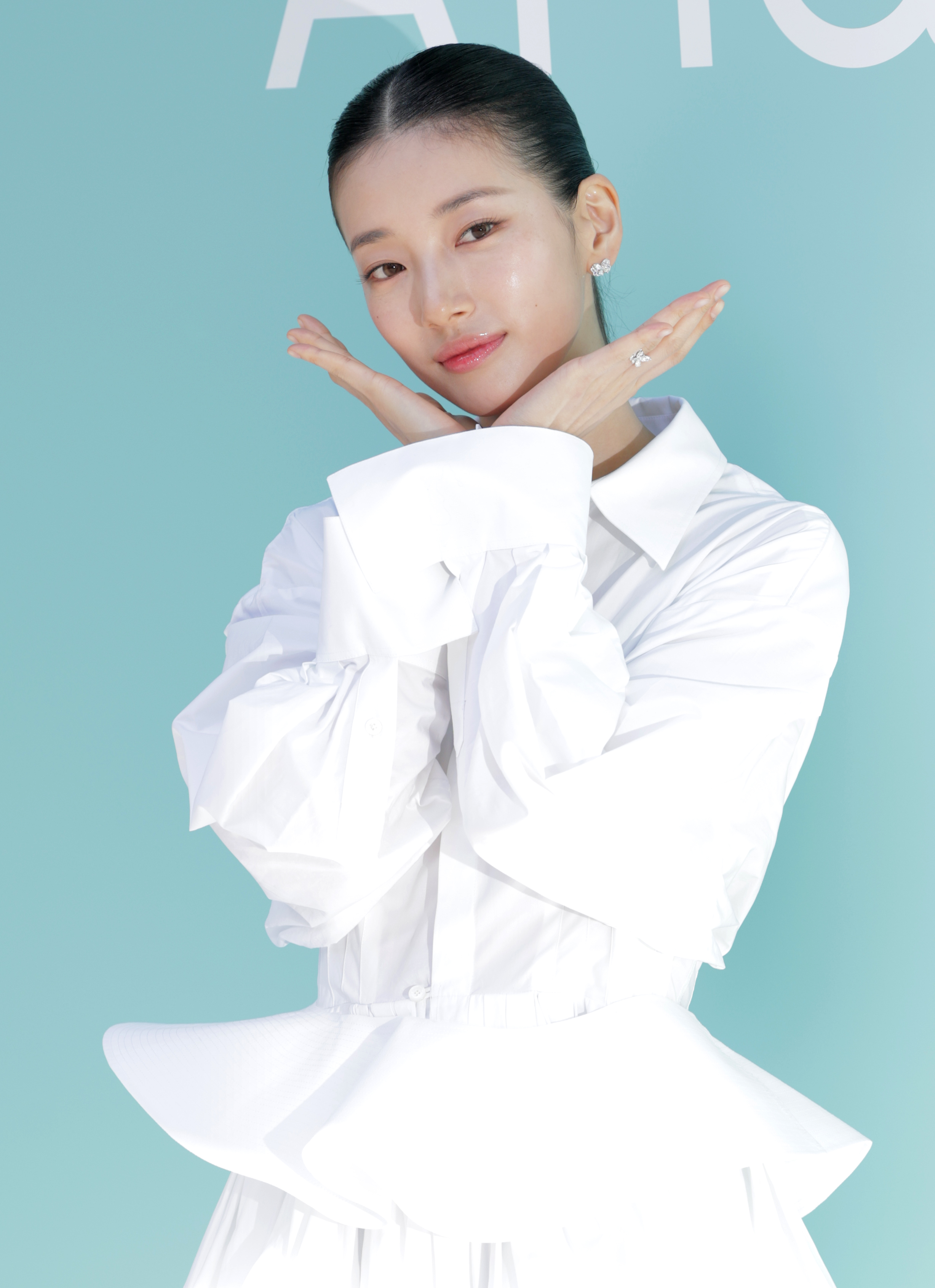 배우 수지가 18일 서울 성동구 올리브영 N 성수에서 열린 더 파운더즈 뷰티 브랜드 아누아(Anua) ‘PDRN’ 라인 팝업스토어 오픈 행사에 참석해 포즈를 취하고 있다. 2026.9.18. 뉴스1