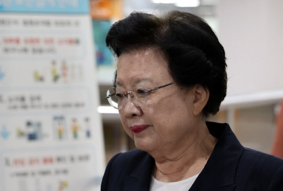 법정 향하는 이배용 전 국가교육위원장