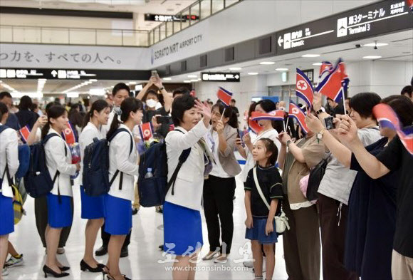 나리타공항 도착한 북한 다이빙 선수단