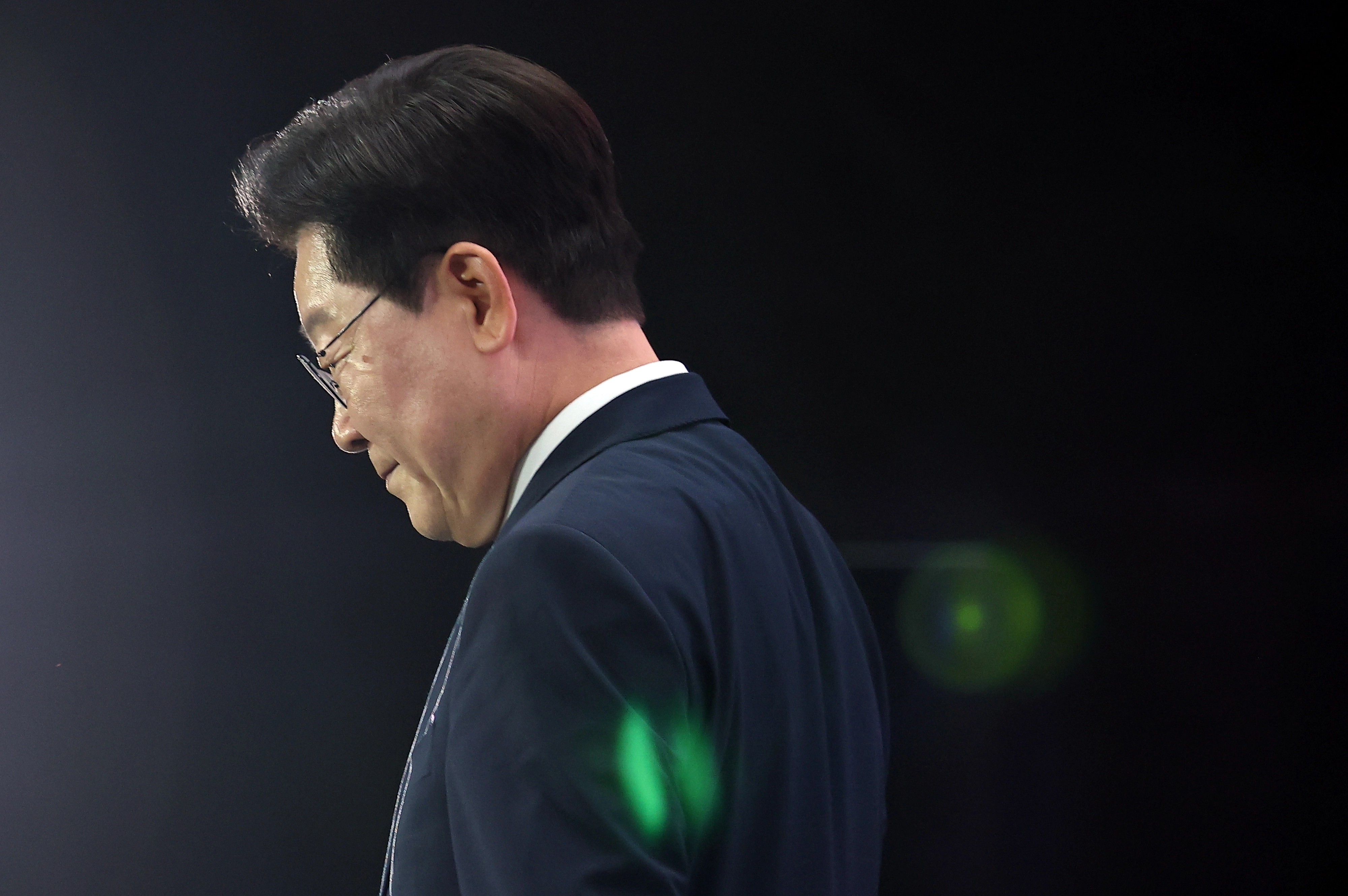 이재명 대통령이 28일 인천 송도에서 열린 제20회 세계한인의 날 기념식에서 기념사를 마친 뒤 자리로 돌아가고 있다. 2026.9.28. 연합뉴스