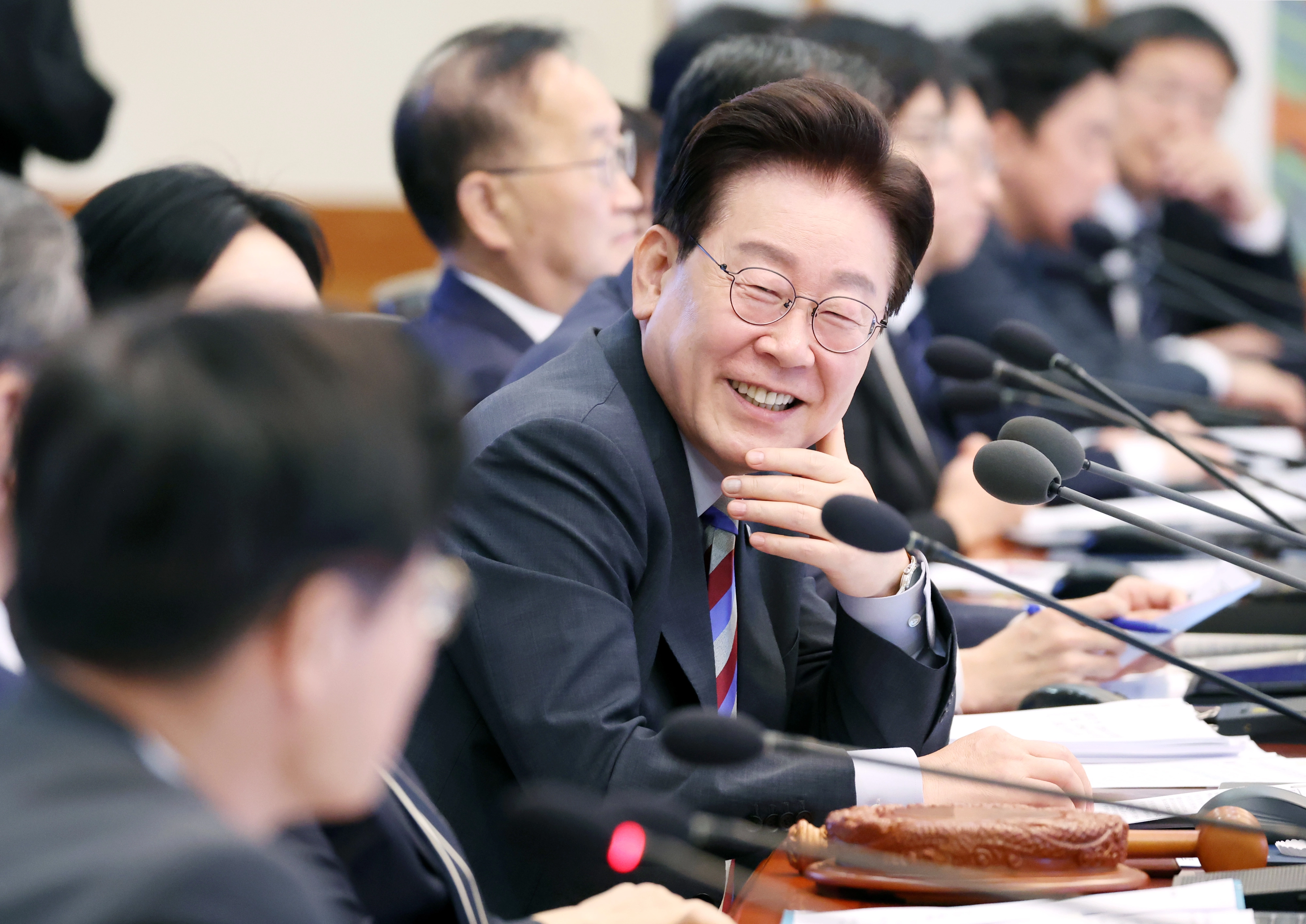 발언하는 이 대통령[서울=뉴시스] 조성봉 기자 = 이재명 대통령이 29일 청와대에서 열린 국무회의에서 발언하고 있다. 2026.09.29. suncho21@newsis.com

<저작권자ⓒ 공감언론 뉴시스통신사. 무단전재-재배포 금지.>