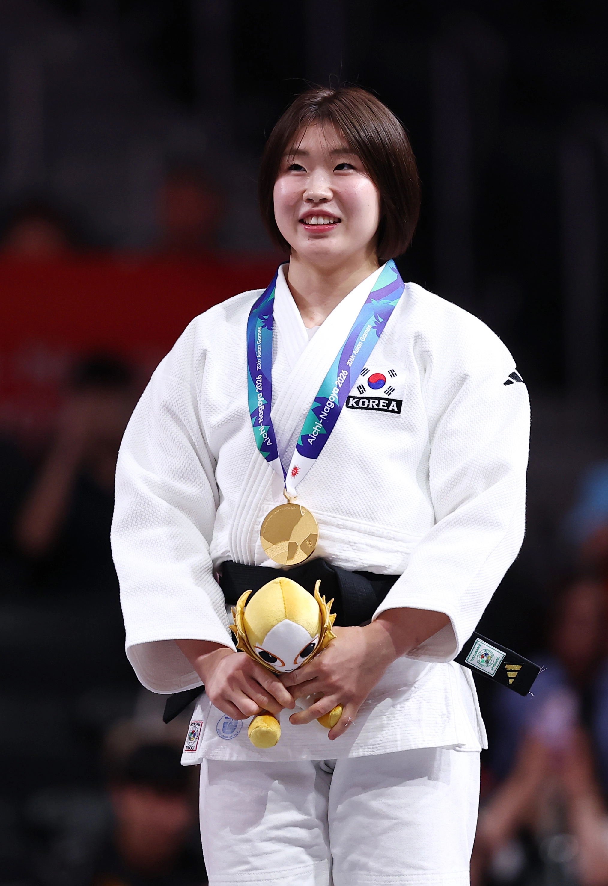 허미미가 금메달을 목에 건 뒤 미소 짓고 있는 모습.
나고야 연합뉴스