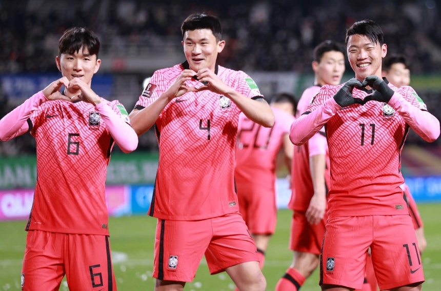 황인범, 김민재·황희찬과 동반 대표팀 은퇴설에 “아니다”…축구협회...