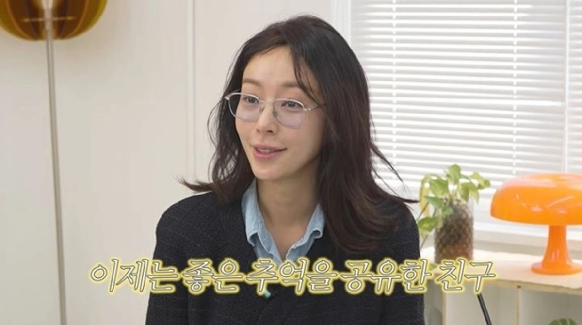 배우 황정음이 과거 연인이었던 SG위너비 김용준을 언급했다. 유튜브 채널 ‘황정음’ 캡처