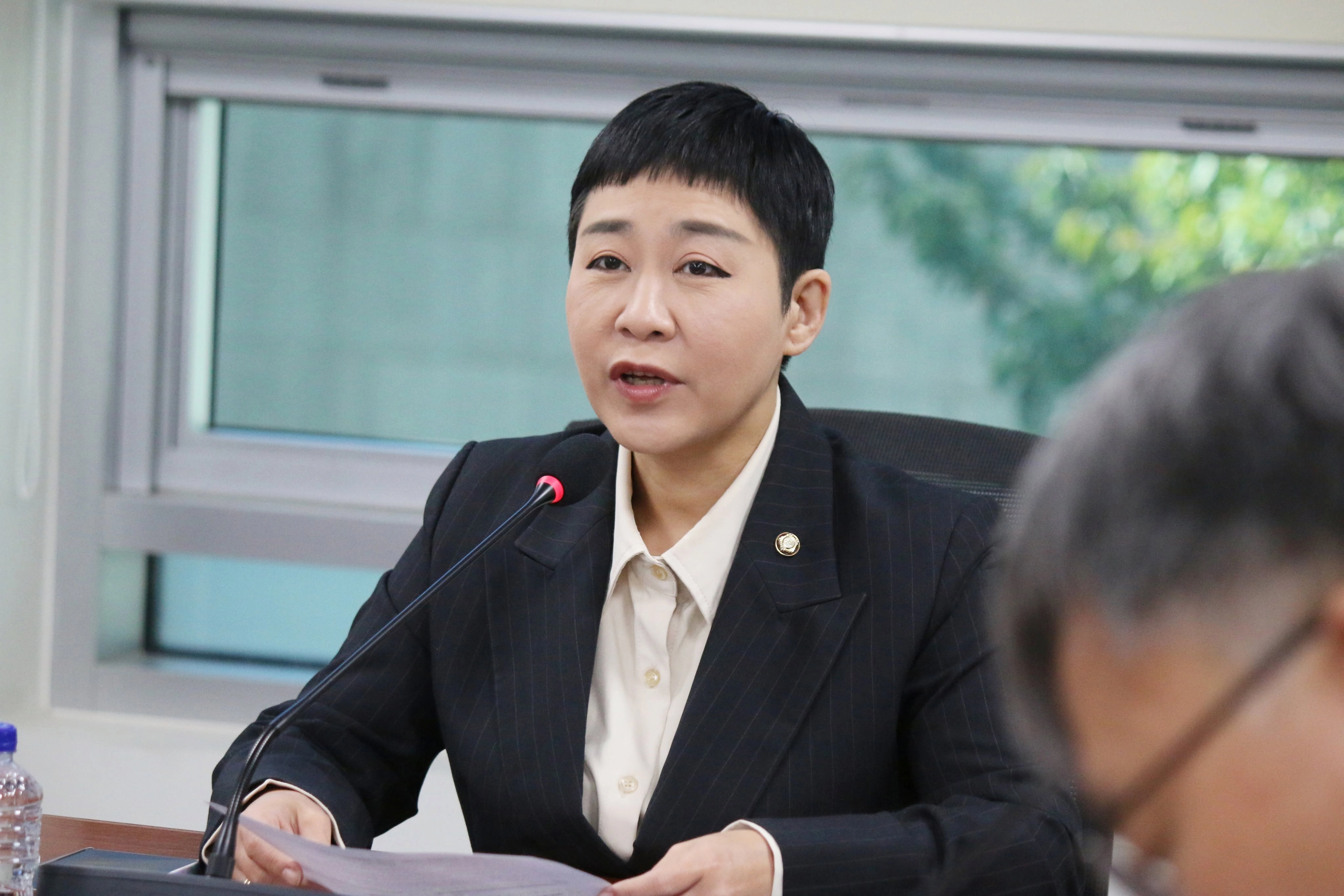 김재원 조국혁신당 의원이 지난 27일 국회에서 열린 ‘인공지능(AI) 활용 음악 신탁 기준 마련 위한 2차 국회 토론회’에서 발언하고 있다. 김재원 의원실 제공
