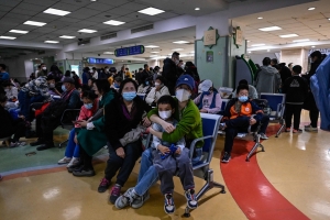 中 호흡기질환 급증에…대만 “노인·유아 중국 여행 자제”
