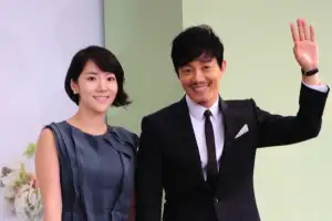 thumbnail - 배우 이범수·이윤진 파경 2년만에 합의 이혼…“오해 풀었다”