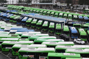12년 만에, 11시간 멈춘 버스…시민들 불편 예상보다 컸다