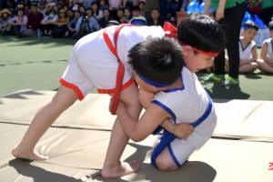 북한 어린이들의 체육경기…‘국제아동절’ 기념