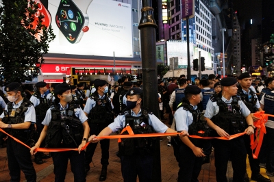 “국가 나오는데 등 돌린 죄” 홍콩인 3명 체포