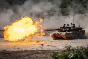 불꽃 내뿜는 K2 전차…기계화부대 조우전 훈련