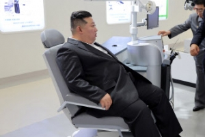 김정은, 군수·의료기구 공장 방문
