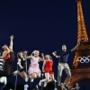 전 세계가 에펠탑 앞으로 모인다