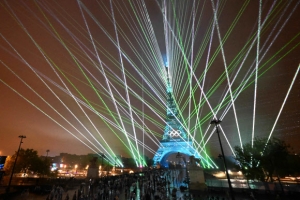 ‘화려한 레이저쇼’ 2024 파리 올림픽 개막