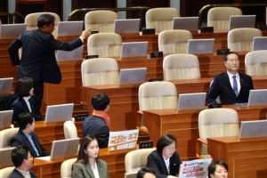 “국민의힘은 동참하라” 최민희 의원