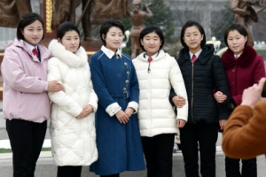 북한, 김정일 생일 맞아 경축행사