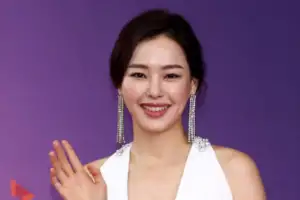 thumbnail - “차은우 장어집 이어, 이하늬 곰탕집”…식당에 기획사 차려 부동산 쇼핑?