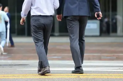 thumbnail - “서둘러야 월 60만원씩 받는다”… 정규직 전환 지원금 부활