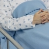 식물인간 된 남편 ‘이 신체 부위’ 매일 깨문 아내…기적 일어났다