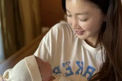 thumbnail - 이시영, ‘냉동배아 출산’ 둘째 공개…“오빠의 진짜 찐사랑”