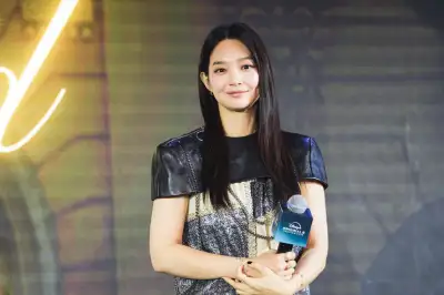 thumbnail - 김우빈과 12월 결혼♥…신민아, 혼전임신설 부른 최근 모습