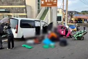 thumbnail - 제주 우도 승합차 돌진