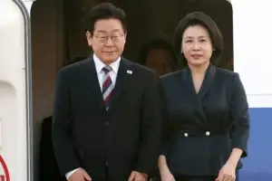 thumbnail - 이 대통령, 아프리카·중동 순방 마치고 귀국