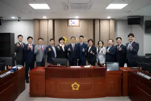 thumbnail - 경기도의회 미래과학협력위원회, 동의안 및 2026년도 본예산 심사의결...위원들 한목소리