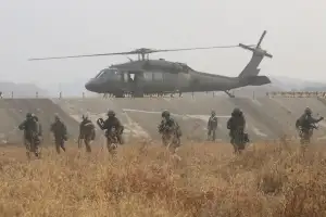 thumbnail - ‘이 명령은 적법한가’…자기 검열에 갇힌 軍[12·3 계엄 1년<1>]