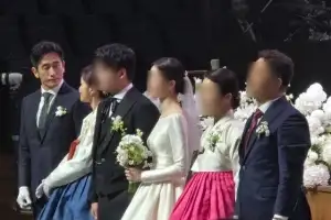 thumbnail - 신애라♥차인표, 결혼 30년만에 새 식구…며느리 ‘깜짝’ 정체