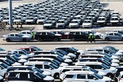 thumbnail - 반도체·자동차 쌍끌이… 연 수출 사상 첫 7000억 달러 보인다