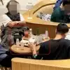 thumbnail - “스타벅스에서 치킨·소주…얼굴 벌게져” 네티즌 경악한 사진 한 장